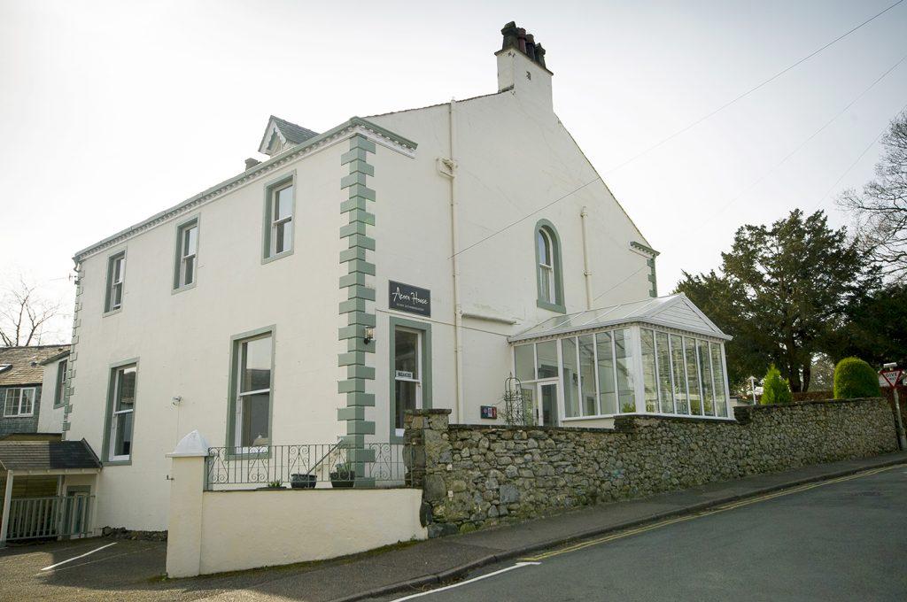 Acorn House Hotel exterior